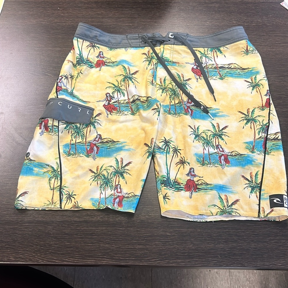 Ripcurl Hula Girl Boardshorts Sz 38